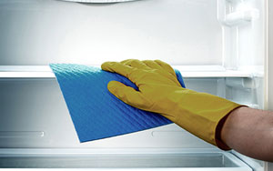 7 Bước vệ sinh tủ đông trữ lạnh công nghiệp hoàn hảo 5 vệ sinh bên trong