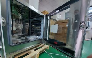 Tổng hợp 12 lỗi lò hấp nướng đa năng thường gặp và cách khắc phục 4 Lỗi lò hấp nướng đa năng cửa không đóng