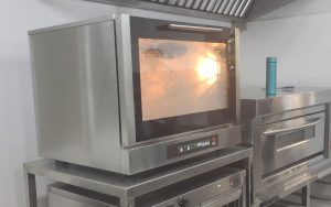 Tổng hợp 12 lỗi lò hấp nướng đa năng thường gặp và cách khắc phục 3 Không chín đều