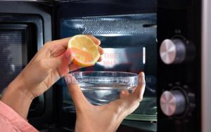 7 cách vệ sinh lò hấp nướng đa năng hiệu quả nhất 6 Làm sạch bằng chanh